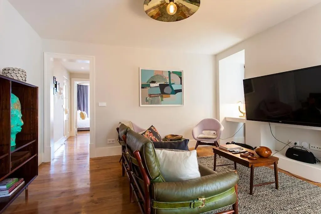 Bica Lux Secret Terrace 2-Bedroom Apartment Лиссабон