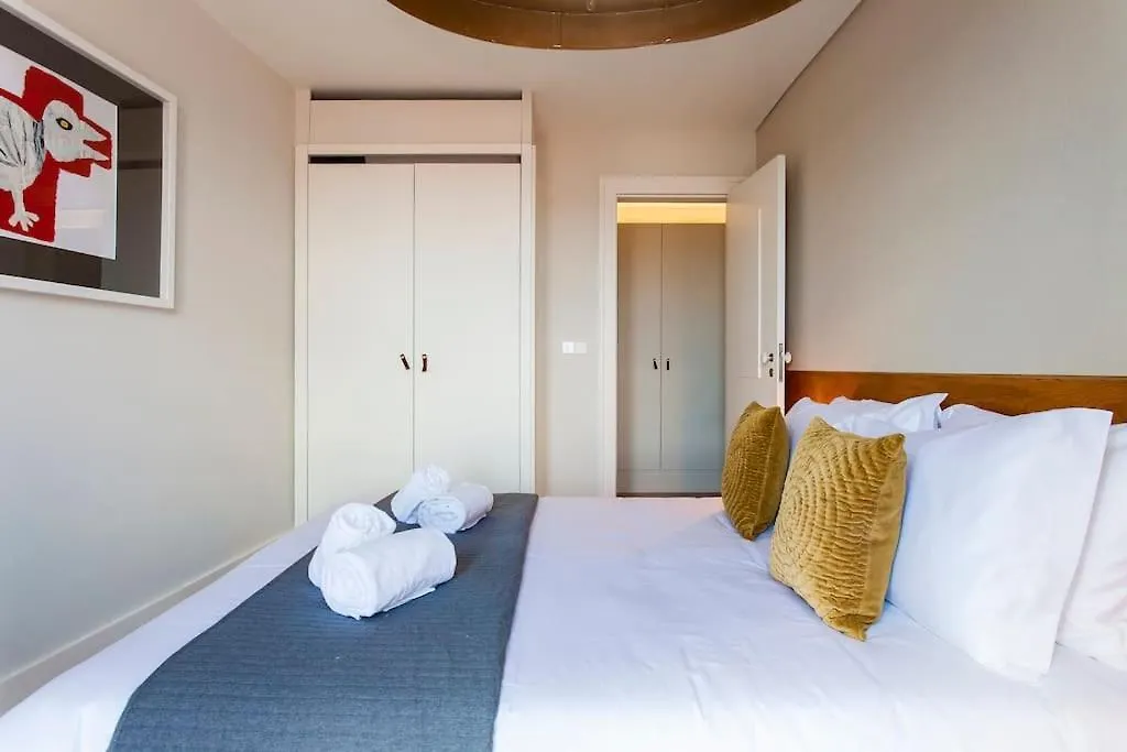 Bica Lux Secret Terrace 2-Bedroom Apartment Лиссабон 0*,  Португалия