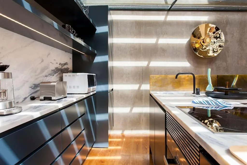 Bica Lux Secret Terrace 2-Bedroom Apartment Lisbon