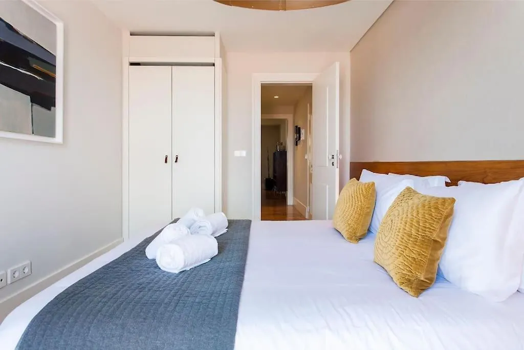 Bica Lux Secret Terrace 2-Bedroom Apartment Lisbon
