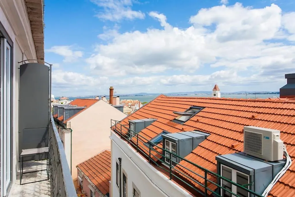 Bica Lux Secret Terrace 2-Bedroom Apartment Lisbon