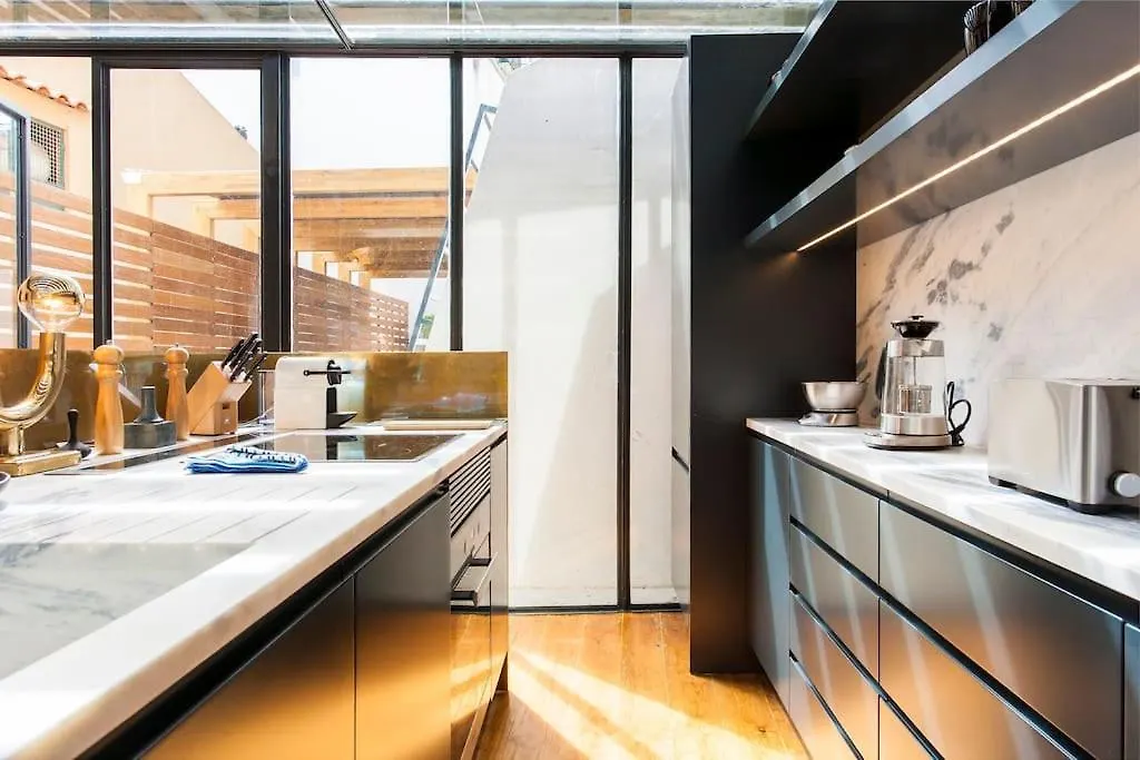 Bica Lux Secret Terrace 2-Bedroom Apartment Lisbon